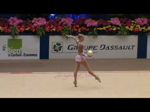 Kseniya MOUSTAFAEVA (FRA) ball - 2013 Corbeil AA