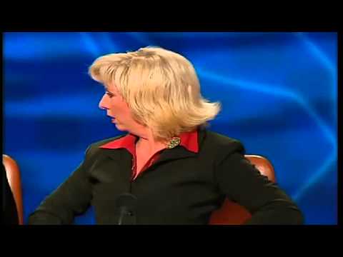 Pia Johansson får fnatt och anfaller Helge - Parlamentet (TV4)