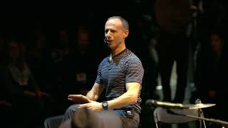 Billy Jonas performs at the 2018 SLBC National Conference