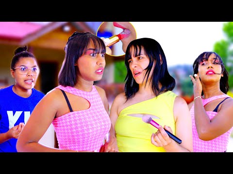 Her friend put on makeup to go out, unaware that she would be criticized like that.