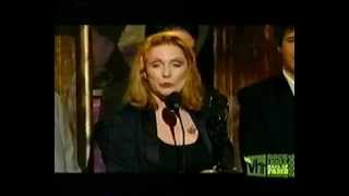 Debbie Harry thanks Tish & Snooky at Blondies induction to Rock N Roll Hall of Fame 2006