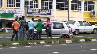 preview picture of video '28/12/2013/kemalangan kereta di Jalan PAKA/Car incident /'