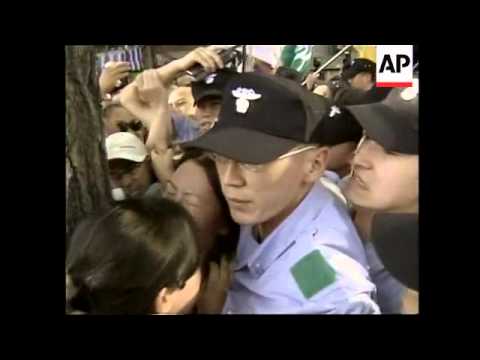 (V) SOUTH KOREA: FILM INDUSTRY WANTS TO KEEP IMPORT QUOTA