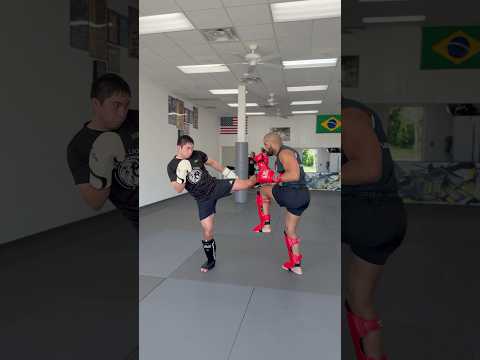 💥How many kicks could you handle without stopping?💥 #blacklionmma #kickboxing #kellertx #chama #us