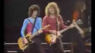 REO Speedwagon - Ridin&#39; The Storm Out