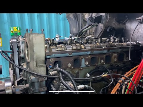 Removing the CAM 14.0 liter series 60 Detroit EGR engine