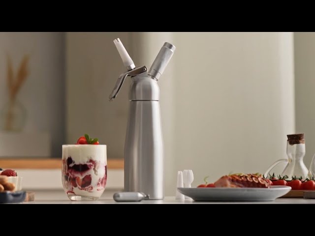 Vídeo relacionado con Vaily Cápsulas de Nata - Cápsulas de N2O para Dispensadores y Sifones de Nata - para Preparar fácilmente Nata, Espumas, Sopas y Mucho más (010 Unidades)