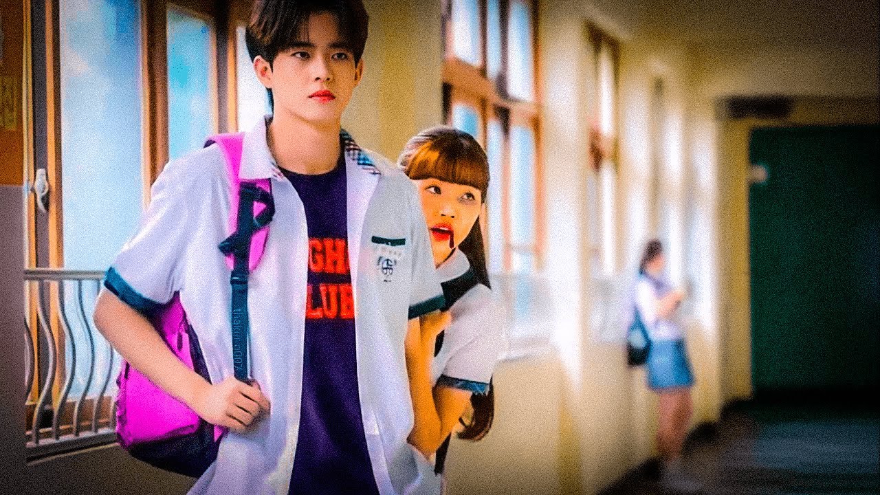 Ela Sofre BULLÝING mas namora o Garoto Popular da escola que à defende... - Recap