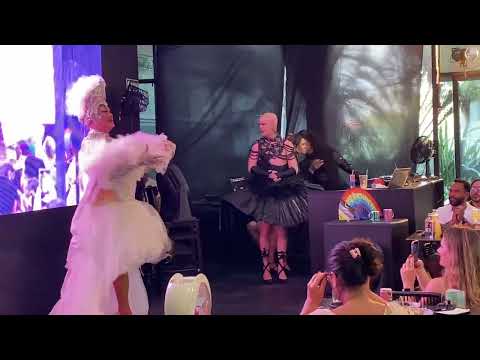 LYSABOMBOM DRAGBRUNCH