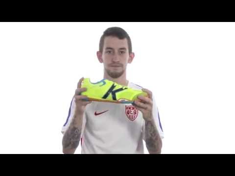 Kelme Indoor Soccer Shoes