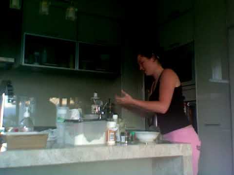 What happens when Courtney & Shauni try to bake LOL