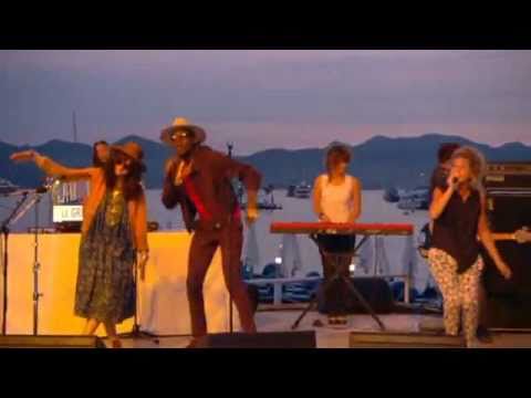 Selah Sue & Theophilus London - Flying Overseas (Live @ Cannes)