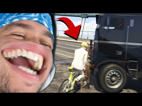 He didn't look both ways [GTA V] [Funny moments]