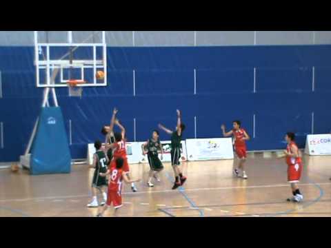 Entrada Algué al partit CB Cerdanyola A - CB i Unió Mini Blanc Manresa. Abril 2011