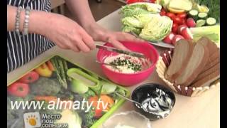 Рыбацкий салат с икрой минтая