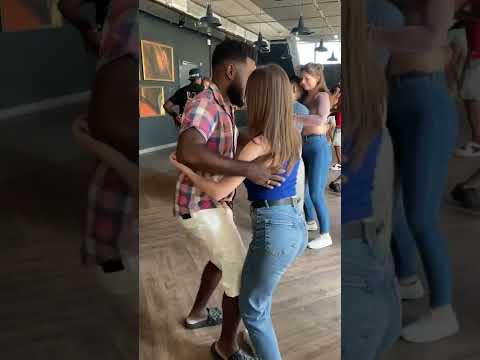 Gwany & Elena dancing Tarraxo in Social! #shorts