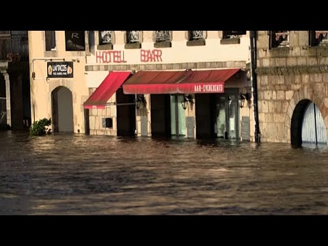 Video Thumbnail: Quimperlé in Brittany faces severe flooding, evacuations underway