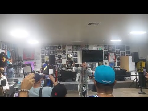 Chino XL Pays Tribute To J Dilla