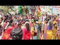 ரோட்டில்பெண்கள்கடும்உற்சாகஆட்டம் ம