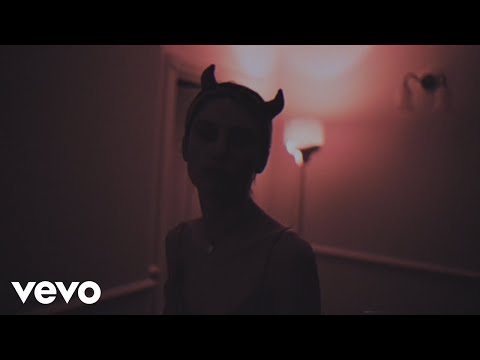 Wolf Alice - Sadboy (Official Video)