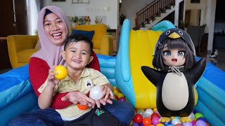 Download lagu AZAM PLAYS IN A BALL PIT 🥳 WITH GUGUGAGA CUTE PENGUIN mp3 Download lagu AZAM PLAYS IN A BALL PIT 🥳 WITH GUGUGAGA CUTE PENGUIN mp3