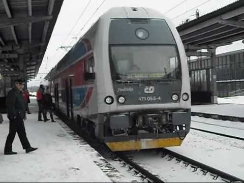 Jindřiška přibržďuje pro opožděného cestujícího [HD]