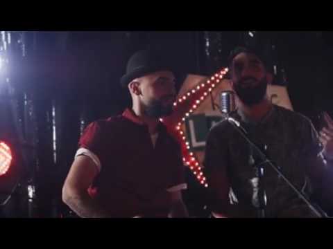 Vi-em si le robo un beso