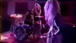 Babes in Toyland - Dogg - live St Louis MO 1992