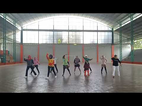 Gold/choreoThomas male(AUT)/demo ULD banyumas/ayulope/32c.4w/beginner/