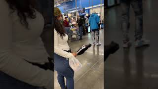 Atlanta Woman Gets her wig snatched off at Walmart