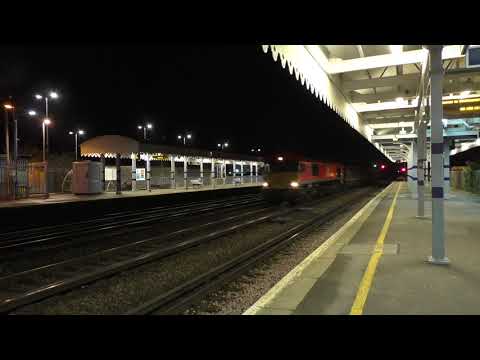 (HD) Freshly painted DB Cargo 66082 passes Paddock Wood working 6M13 - 3/2/17