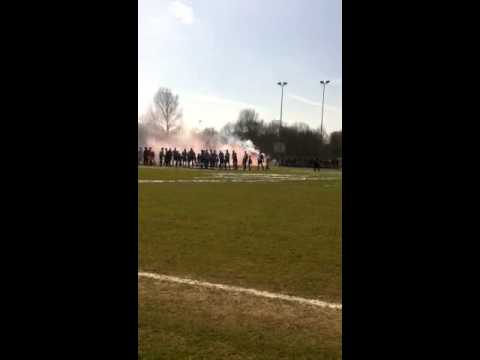 Opkomst kampioenswedstrijd GDA uit tegen Loosduinen.