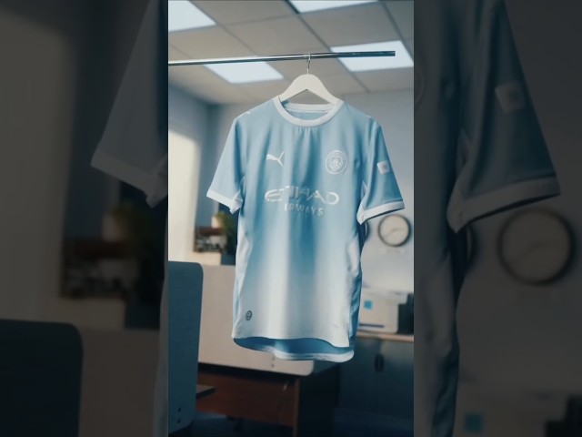 Vídeo relacionado con Sudadera de entrenamiento Puma del Manchester City FC con cierre de 1/4 para hombre