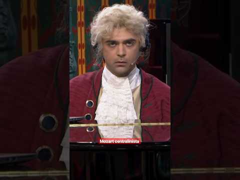 Mozart centralinista #shorts #pianoforte #musicaclassica #lavoro #callcenter #comico #risate #meme
