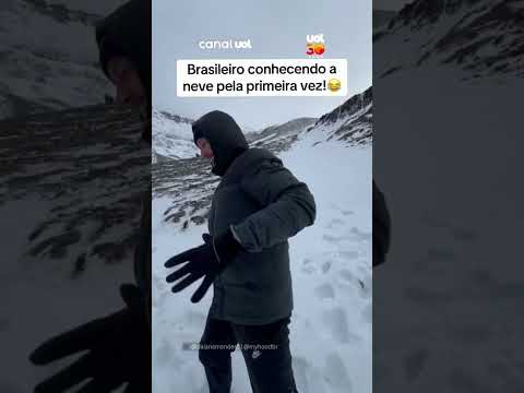 Duro na queda! 😅 Primeira vez de brasileiros na neve termina em cena inesperada e hilária