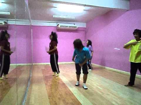 Grabien cover 2NE1 (ซ้อมเต้น)