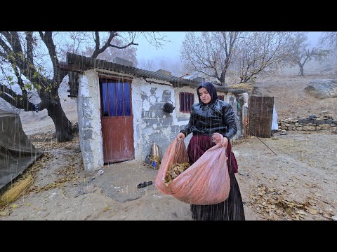 Kulthum's big challenge against the flood! 🌧️💦 :🌧️🔥 The first rain and disaster in the nomadic tent!