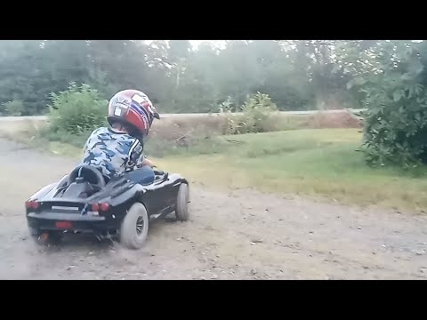 49cc Ferrari powerwheels gokart. 6yr old loves driving