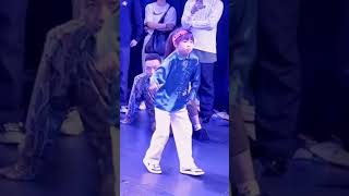 Download lagu Can you move like this? #ello #dance #breakdance mp3