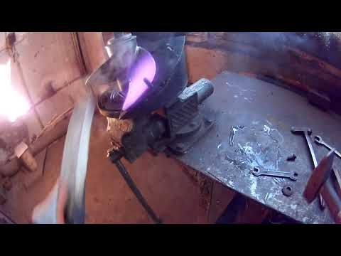 Рихтовка лопастей гребного винта.(Correction of blades of screw-propeller)