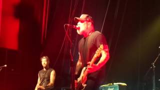 C.J. RAMONE - Girlfriend in a Graveyard (live CTCorroios)