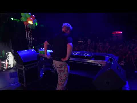 Flux Pavilion Makes the Crowd go CRAZY!!!