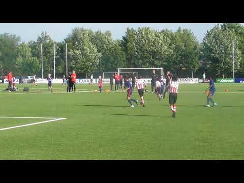 CFA en Ajax O12-1 speler Imran Nazih in actie tegen Sparta Rotterdam