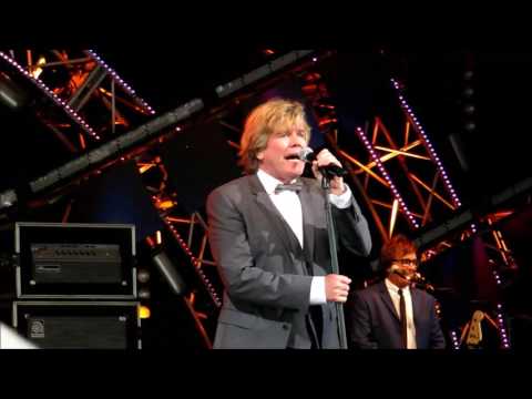 Herman's Hermits - "There's a Kind of Hush" @Epcot May 21, 2017