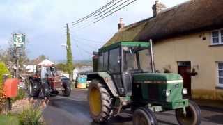 preview picture of video 'Vintage Tractor Run'