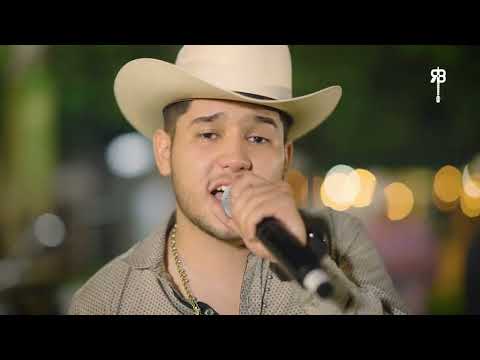 Firme Sigo Chambeando - Raúl Beltrán Ft. La Decima Banda (En Vivo)
