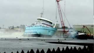 preview picture of video 'Launching of the ARRV (Alaska Region Research Vessel)'