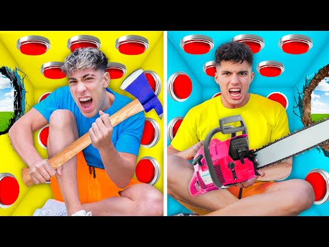 ESCAPANDO DE CAJA INDESTRUCTIBLE DE 100 CAPAS CON BOTONES MISTERIOSOS !!