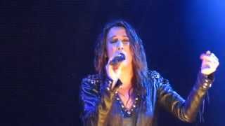 Malú - Devuélveme la vida || Sevilla 21 de Junio 2014