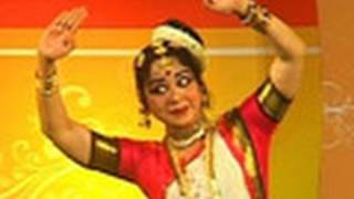 Mohiniyattam by Gopika Varma